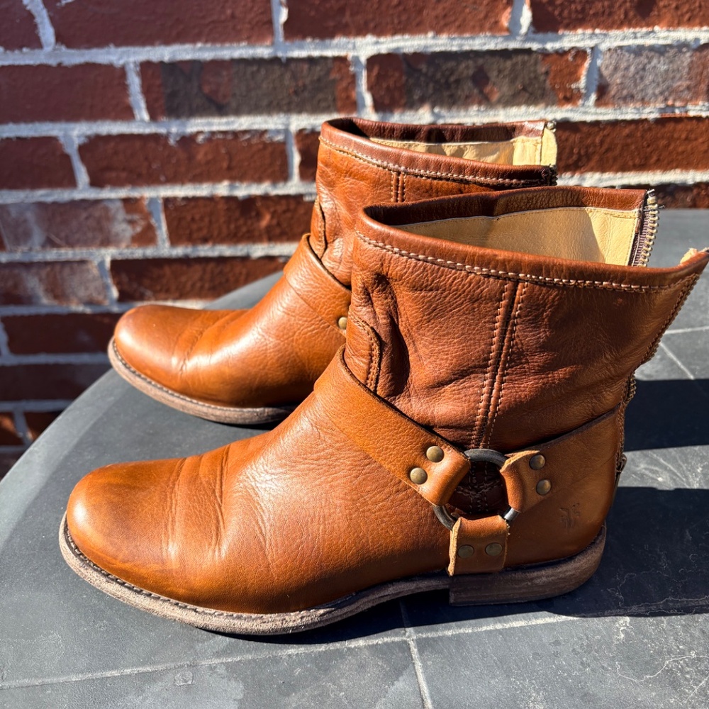 Share Frye Women's Veronica Harness Boots 8.5 Brown Leather Zip Ankle Moto Biker